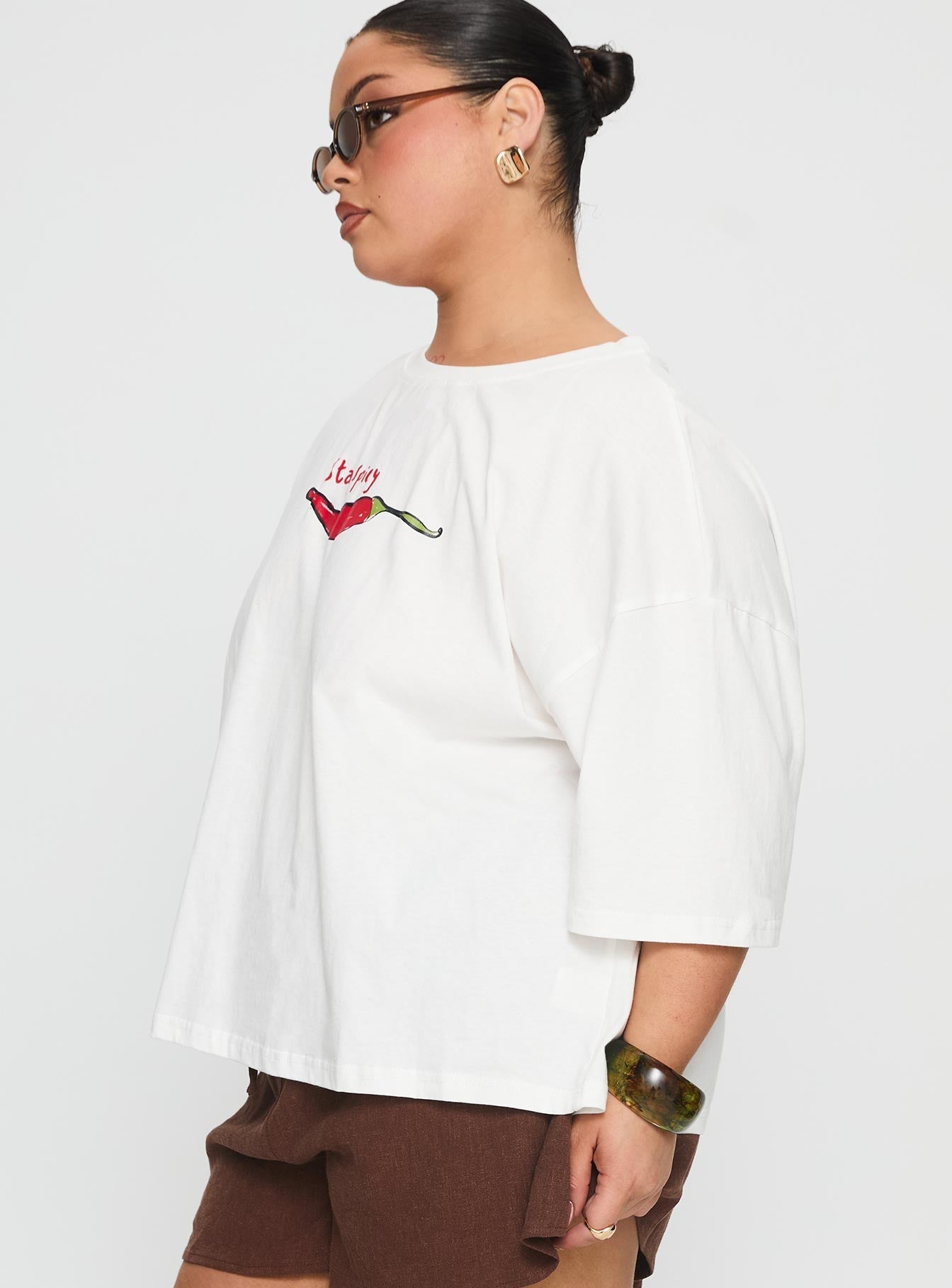 Stay Spicy Graphic Top White Curve