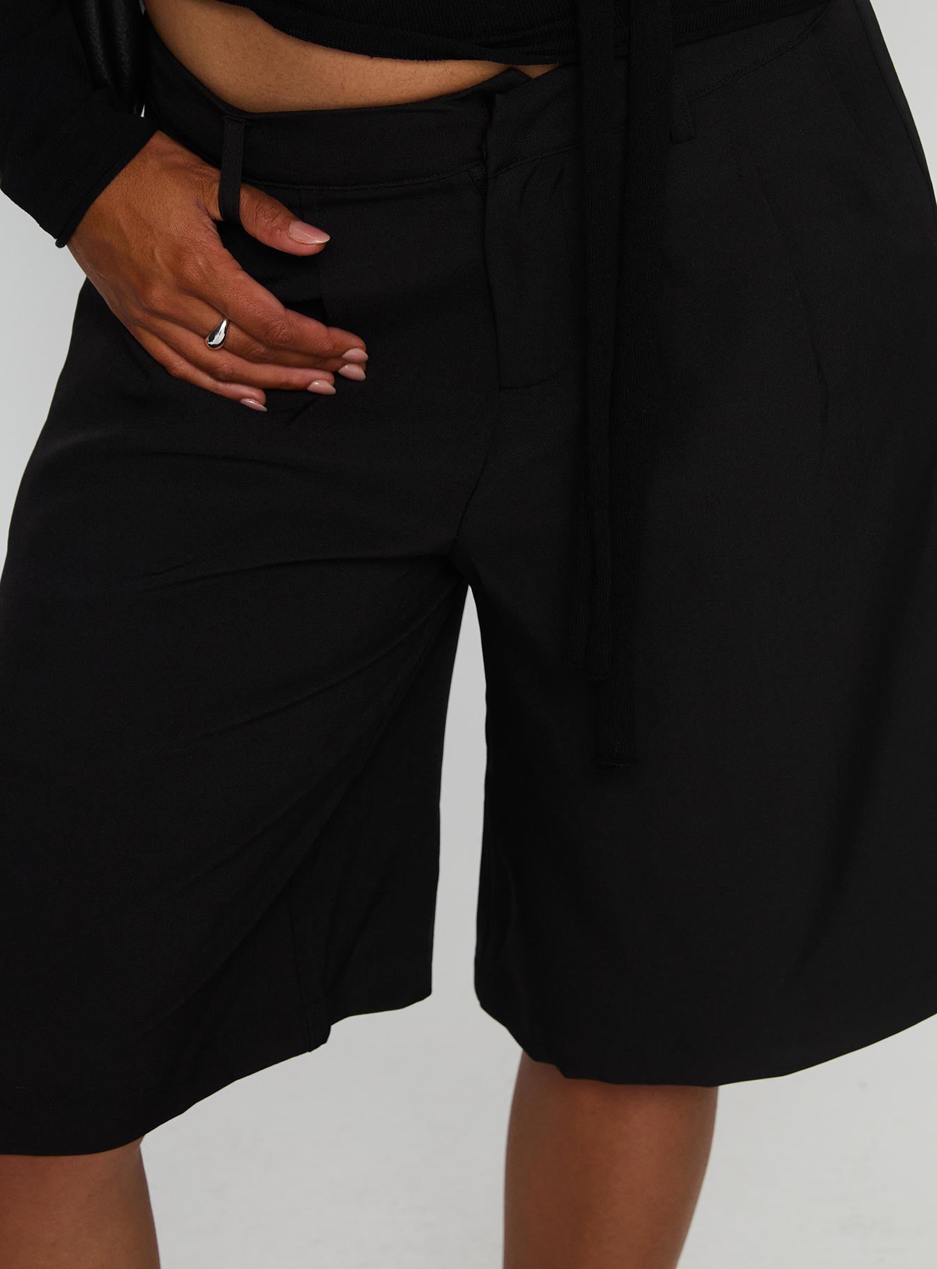 Brynah Pintuck Tailored Short Black